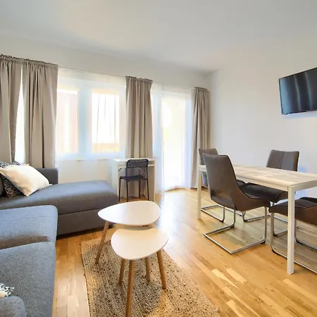 Iris Apartament *